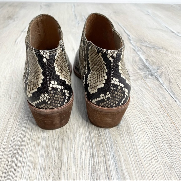 Madewell Sonia Chelsea Boot Snake Embossed Leather  Sz 7.5 NWOT - Picture 6 of 13